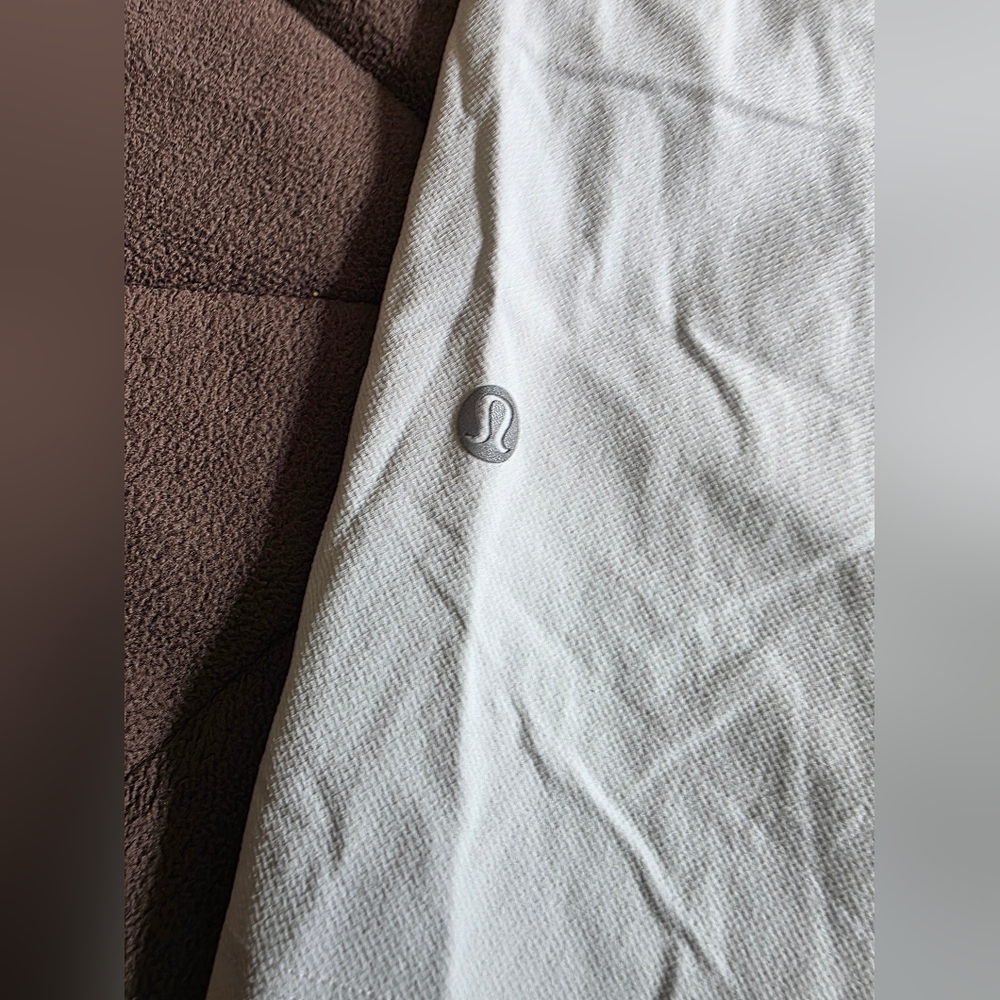 Lululemon FIRE! NWT! License To Train Short LL 7" Updated in Vapor. Sz XL. R2S! - Picture 15 of 15
